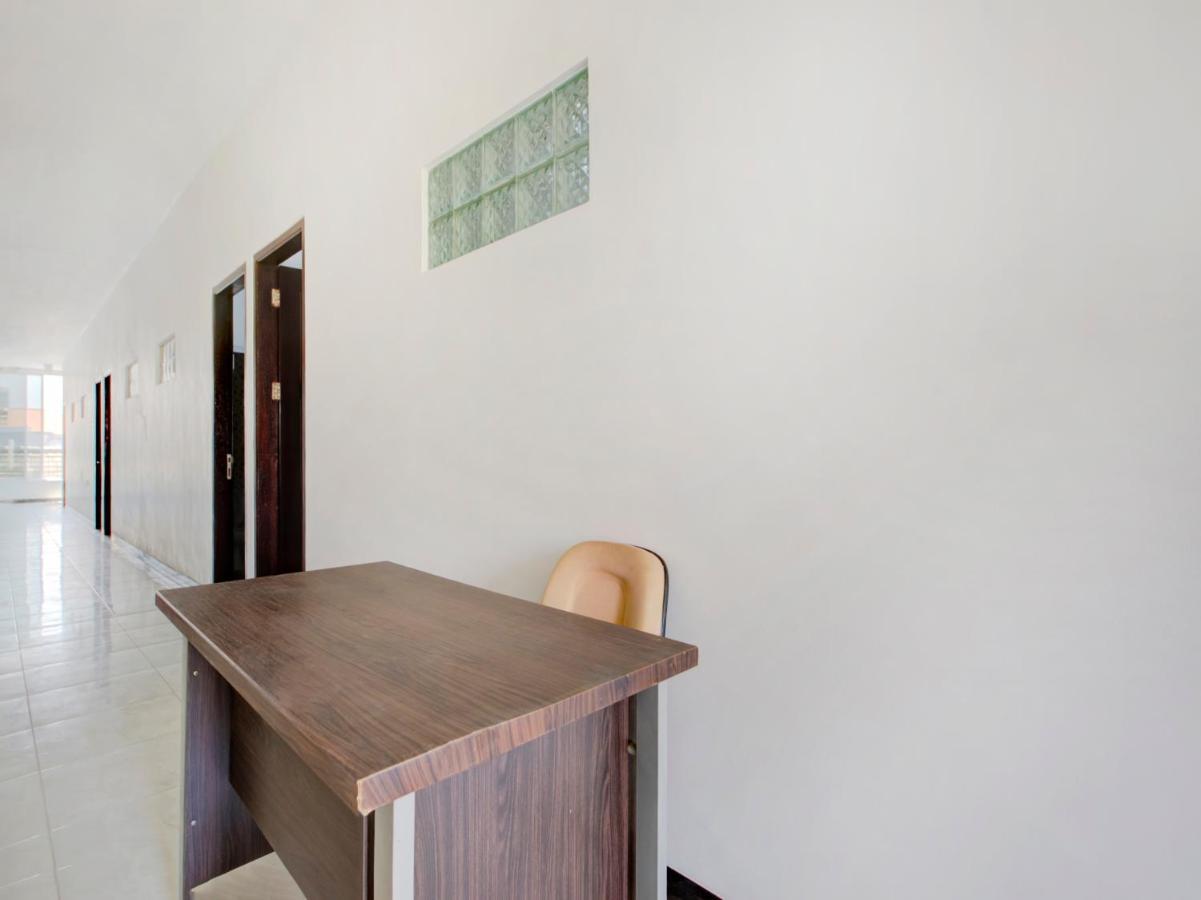 Oyo Life 3987 Kost Aditya Surabaya Eksteriør bilde