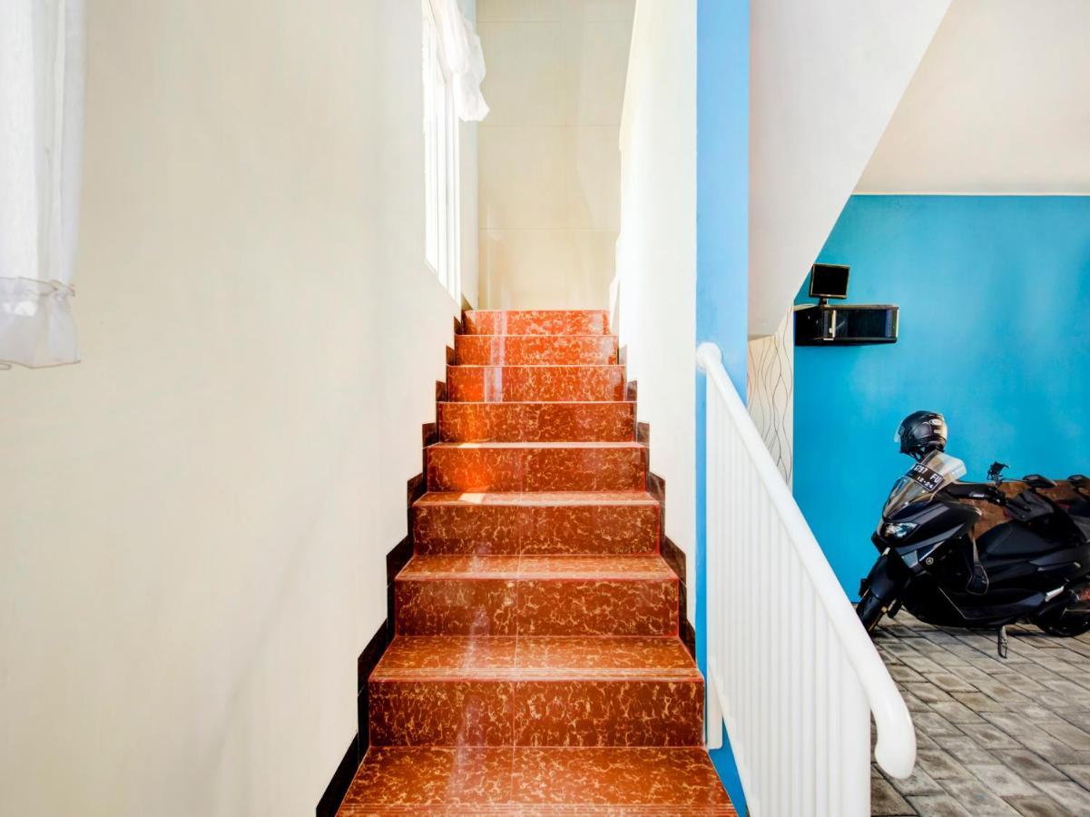 Oyo Life 3987 Kost Aditya Surabaya Eksteriør bilde