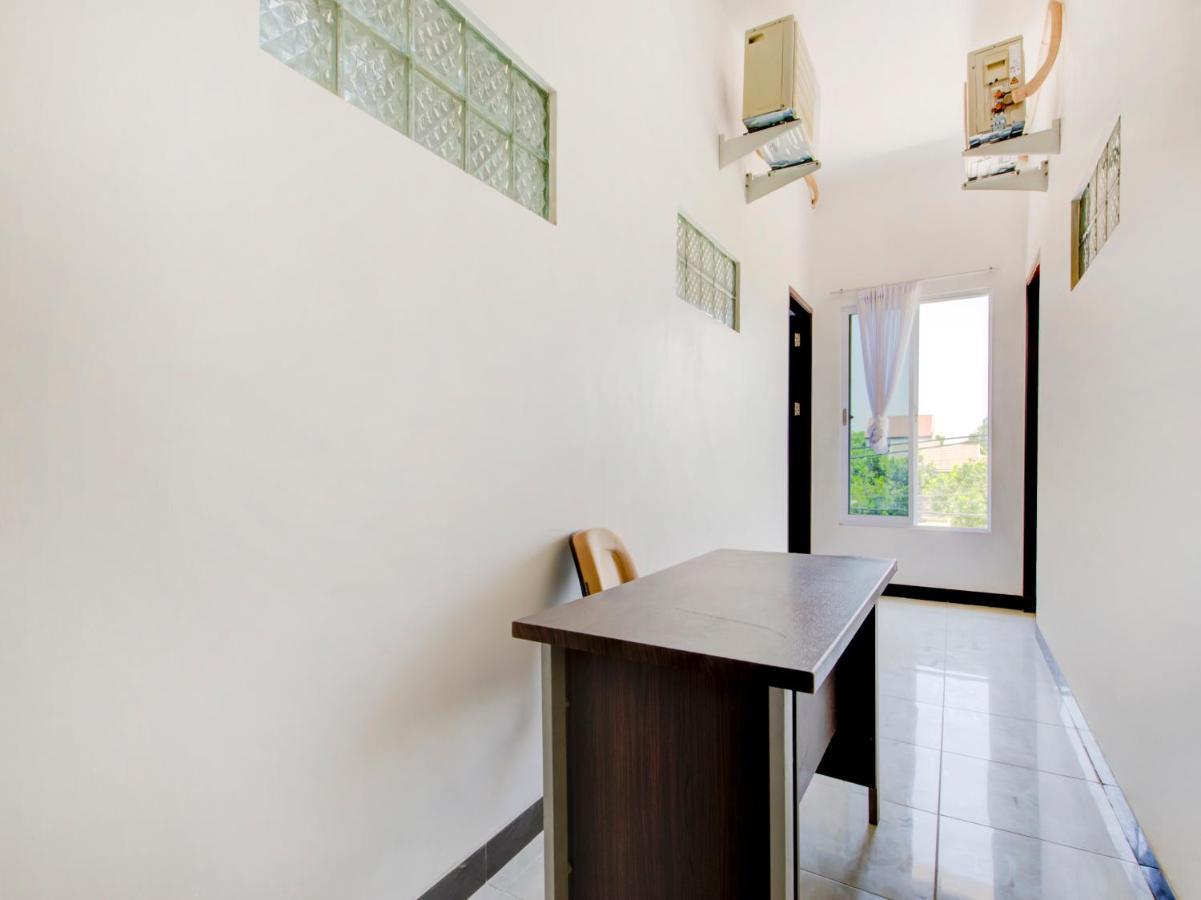 Oyo Life 3987 Kost Aditya Surabaya Eksteriør bilde
