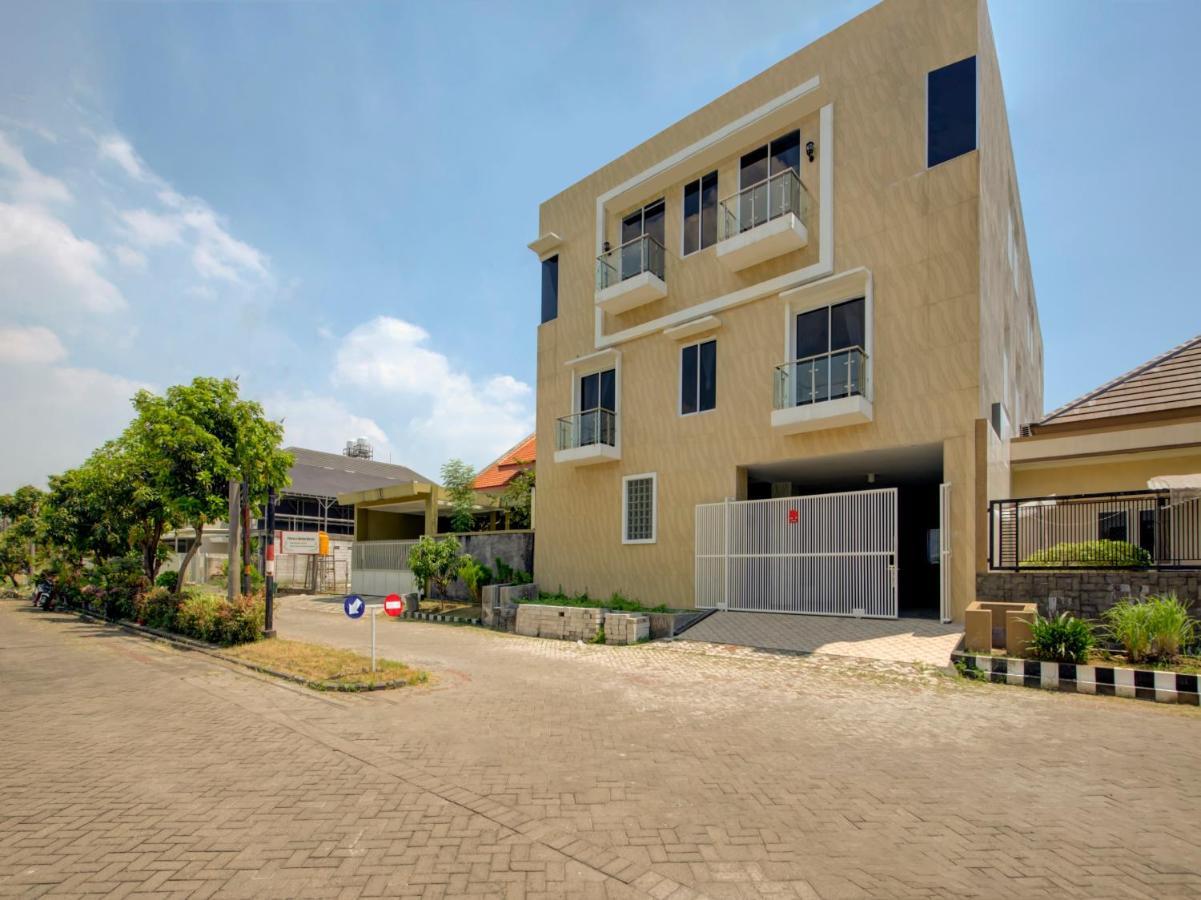 Oyo Life 3987 Kost Aditya Surabaya Eksteriør bilde