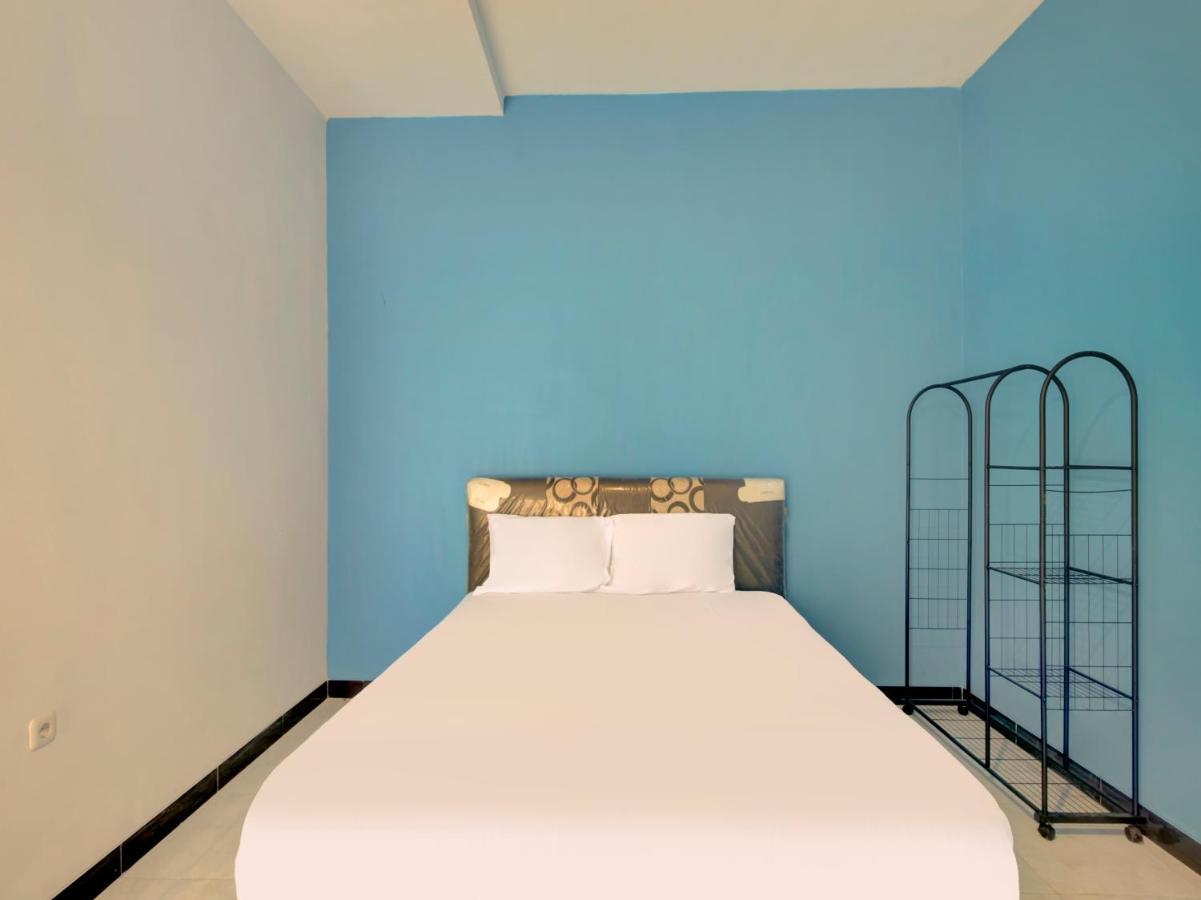 Oyo Life 3987 Kost Aditya Surabaya Eksteriør bilde